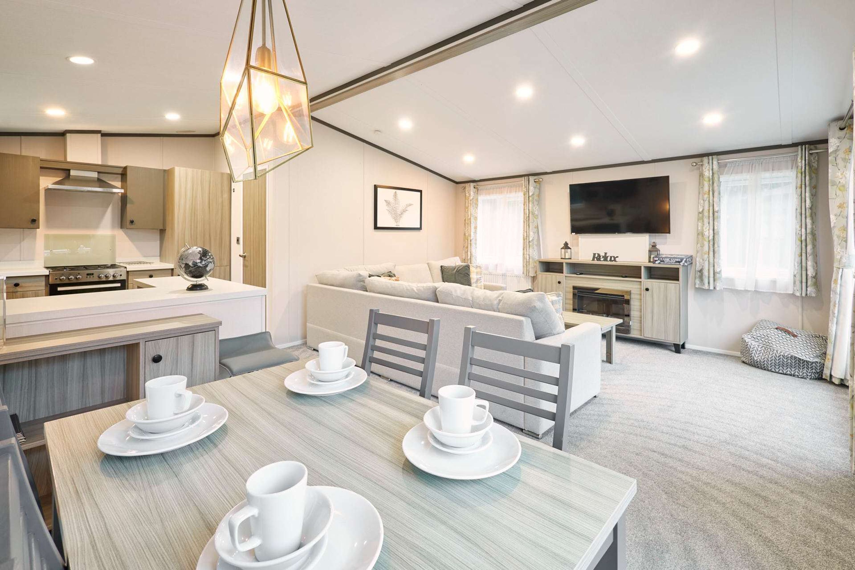 House | 2 bedrooms, desk, Internet