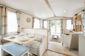 House | 2 bedrooms, Internet - Host Stay Squirrel Lodge (York)