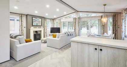 Host Stay Brackencroft Lodge