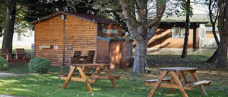 独立别墅 | 2 多间卧室、办公桌、高速上网