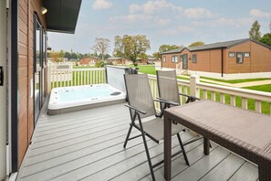 House | 2 bedrooms, Internet - Host Stay Woodpecker Lodge (York)