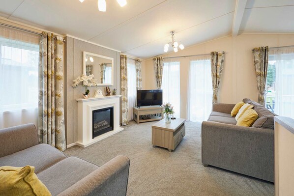 House | 2 bedrooms, Internet - Host Stay Woodpecker Lodge (York)