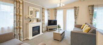 Host Stay Woodpecker Lodge