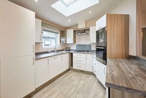 House | 2 bedrooms, Internet - Host Stay Woodpecker Lodge (York)