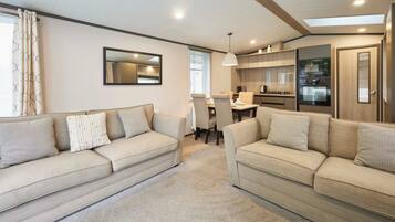 House | 2 bedrooms, desk, Internet