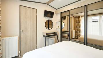 House | 2 bilik tidur, meja, Internet