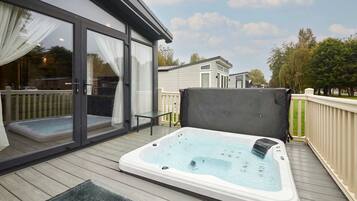 Rumah | 2 kamar tidur, meja kerja, dan internet