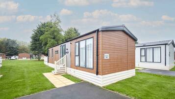 House | 2 bedrooms, desk, Internet