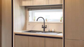 House | 2 bedrooms, desk, Internet