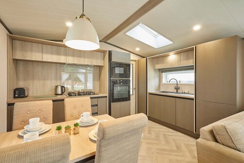 Host Stay Falconers Lodge