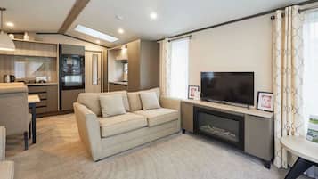 House | 2 bedrooms, desk, Internet