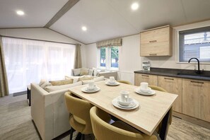 House - Host Stay Fir Tree Lodge (York)