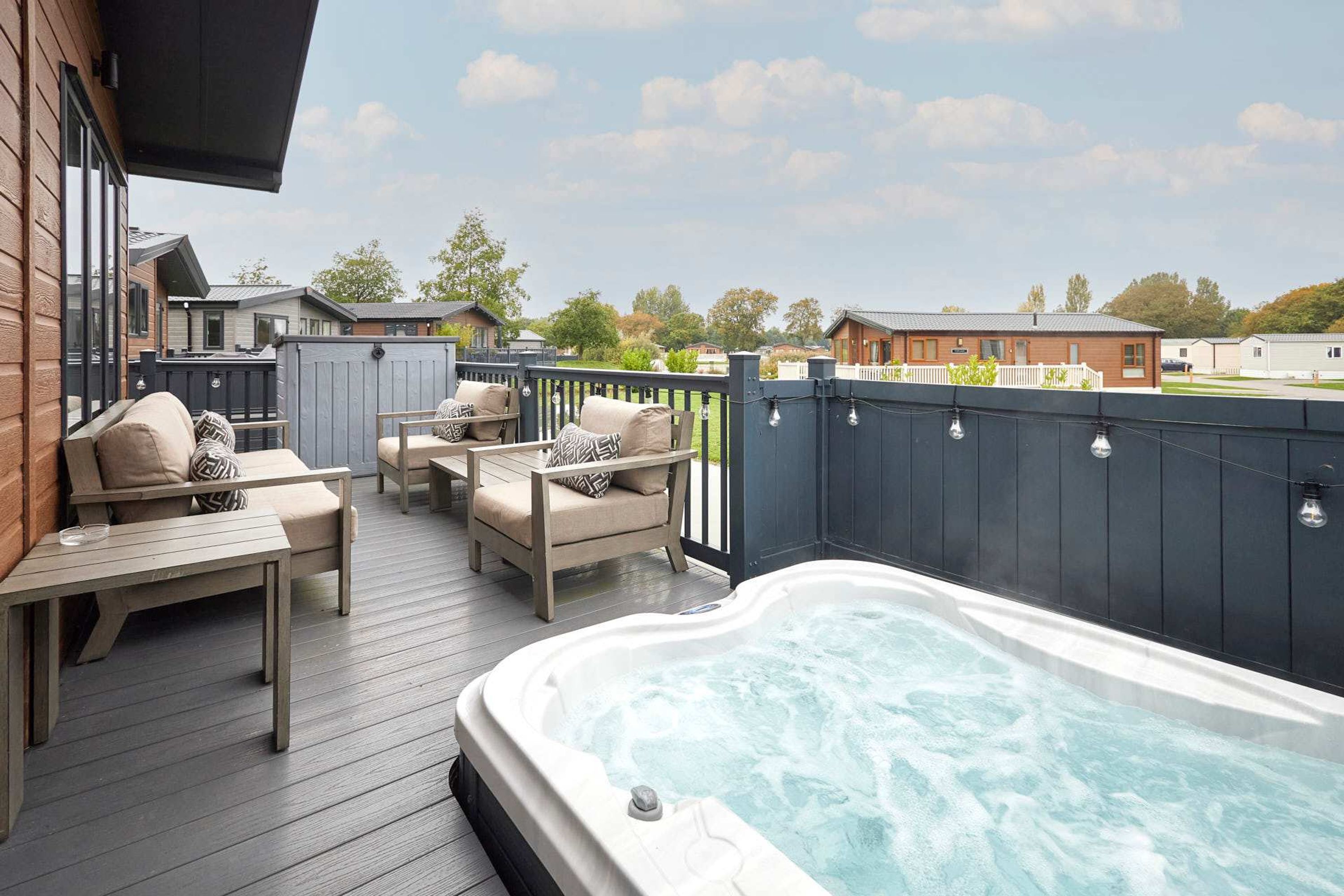 House | 2 bedrooms, desk, Internet