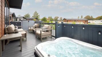 House | 2 bedrooms, desk, Internet