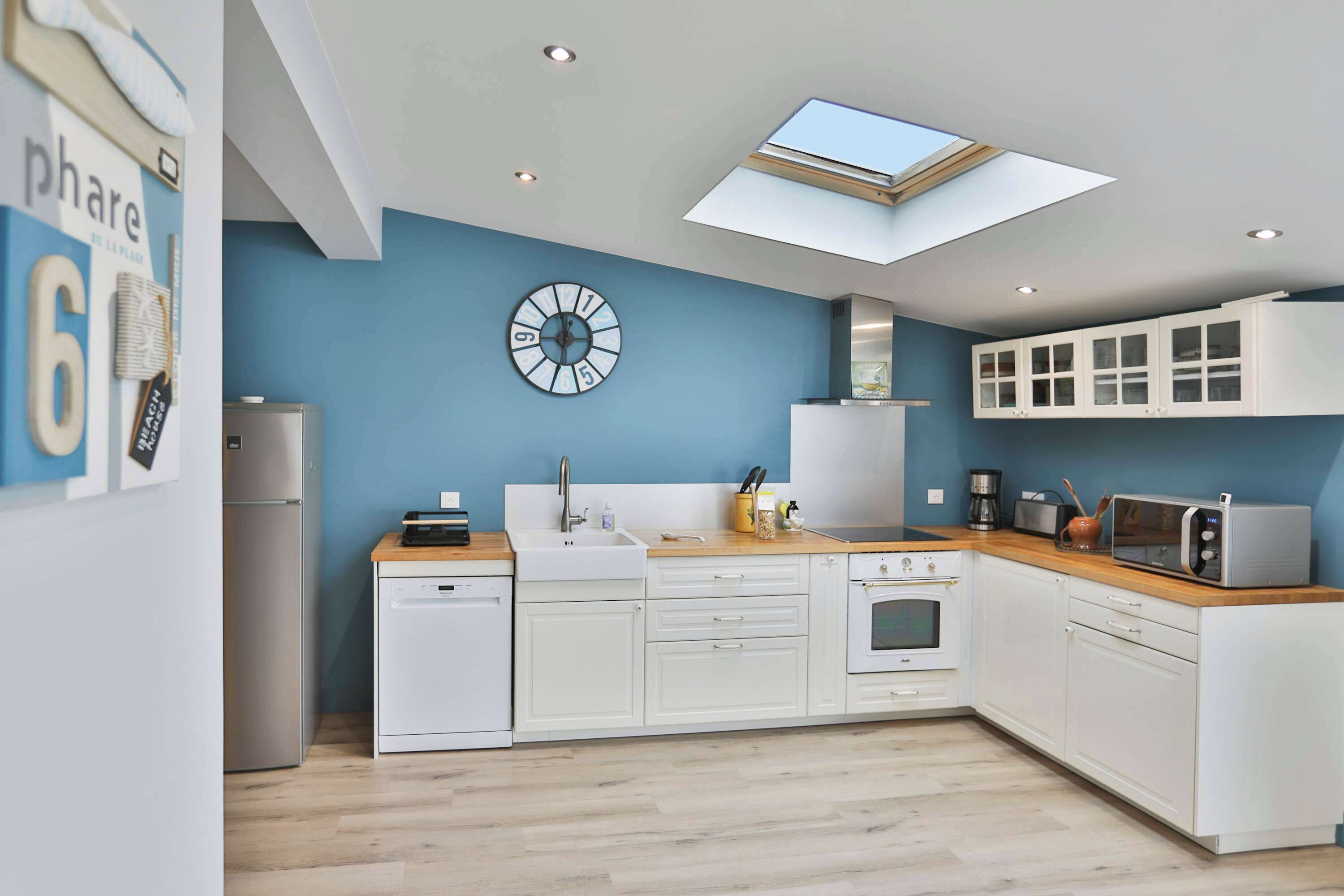 Frigorifero, microonde, forno, lavastoviglie