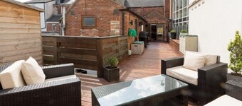 Spacious 4-Bed Apartment in Central Oxford Near University & Botanical Garden