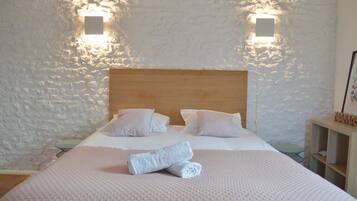 3 bedrooms, WiFi, bed sheets