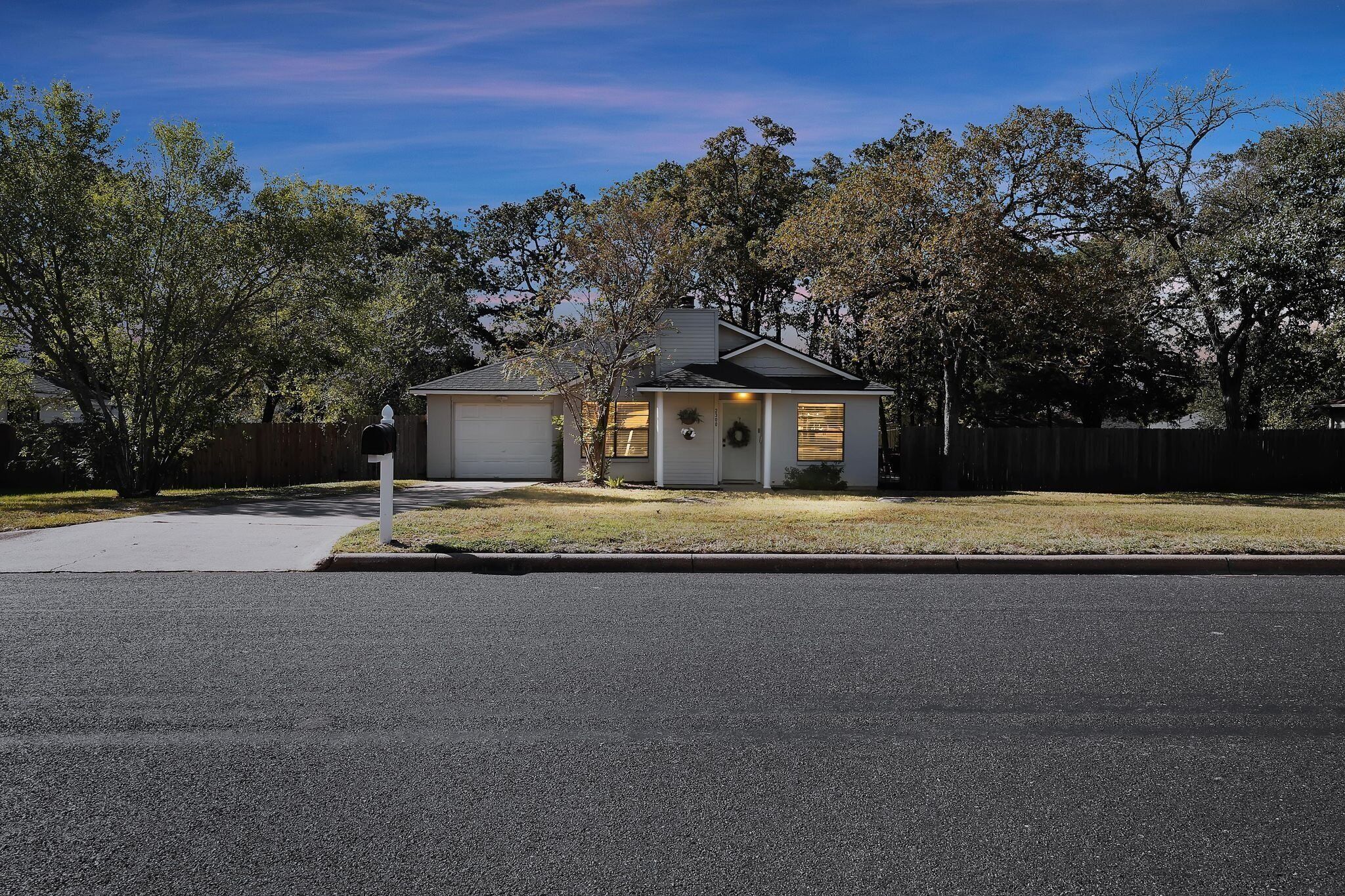 House, 2 Bedrooms | Exterior