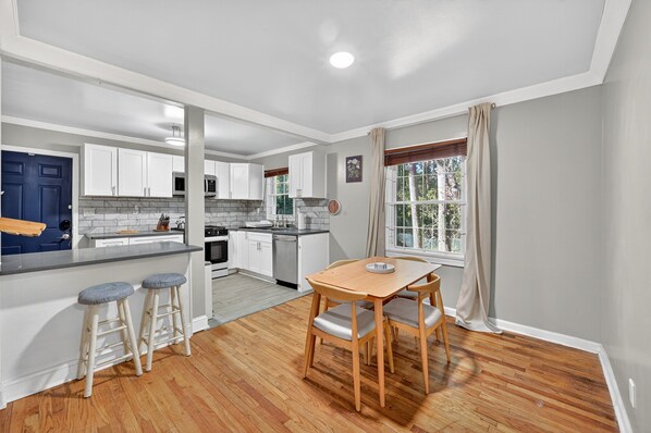 Casa, 2 habitaciones | Restaurantes