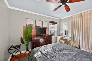 Casa, 2 habitaciones | 2 habitaciones, espacio para trabajar con laptop y wifi gratis 