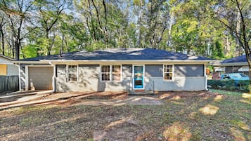 House, 2 Bedrooms | Exterior