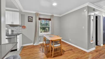 House, 2 Bedrooms | Dining