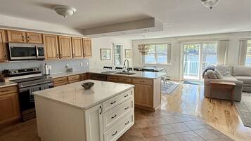 Rumah, 4 kamar tidur | Dapur pribadi | Lemari es, oven, mesin pembuat kopi/teh, dan pemanggang roti