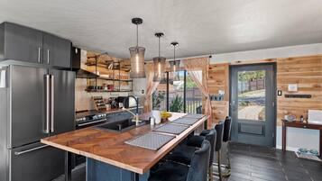 Rumah, 3 kamar tidur | Dapur pribadi | Lemari es, oven, ketel listrik, dan pemanggang roti