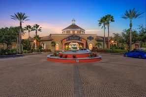 Exterior - Spacious Regal Palms Vacation Home Near Disney (Davenport)