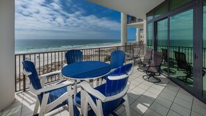 Outdoor dining - The Oasis 405 Formerly Phoenix West Ii 405 3 Bedroom Condo (Orange Beach)