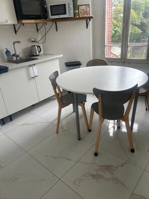 تناول الطعام