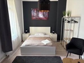 3 bedrooms, WiFi, bed sheets