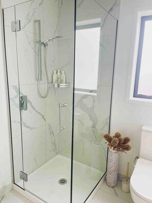 Room, 1 Bedroom, Smoking | Bathroom