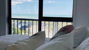 Room, 1 Bedroom, Smoking - Room-new Brighton Beachfront Unit (Christchurch)
