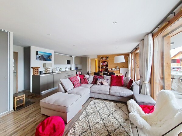 TV - Mount Royal ROA0102 CHARMING & COSY 6 pers. (Châtel)