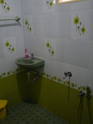 Standard-Doppelzimmer | Badezimmer