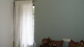 Deluxe-Doppelzimmer | Individuell dekoriert, individuell eingerichtet, Schreibtisch