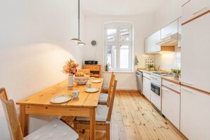 Kühlschrank, Ofen, Herdplatte, Geschirrspüler
