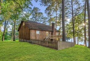 Exterior - Terrific cabin on Lake Sam Rayburn (Broaddus)