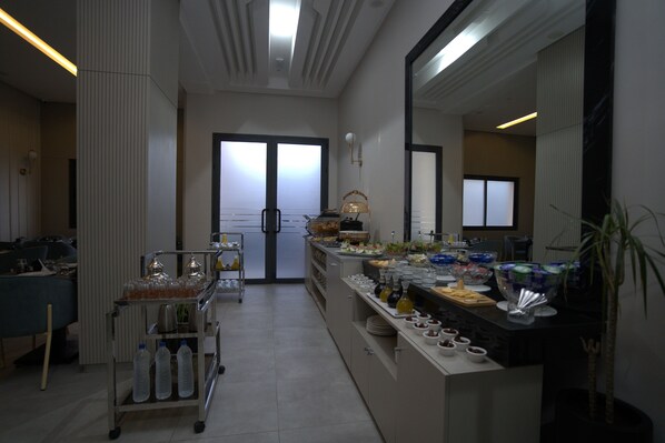 Free daily buffet breakfast