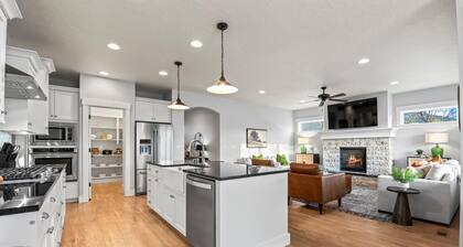Modern Family Home | Sauna, Fire Pit, Swings & Access to Pools & Parks