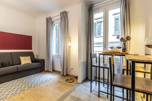 TV - Wine Apartments Florence Biancone (Firenze)