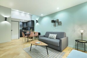 Smart TV, offices - New Apartement Center of Paris Montorgueil (Paris)