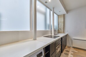 Fridge, microwave, stovetop, coffee/tea maker - Charming apartment Invalides Eiffel Tower (Paris)