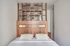 1 Schlafzimmer, Schreibtisch, Bügeleisen/Bügelbrett, Reisekinderbett