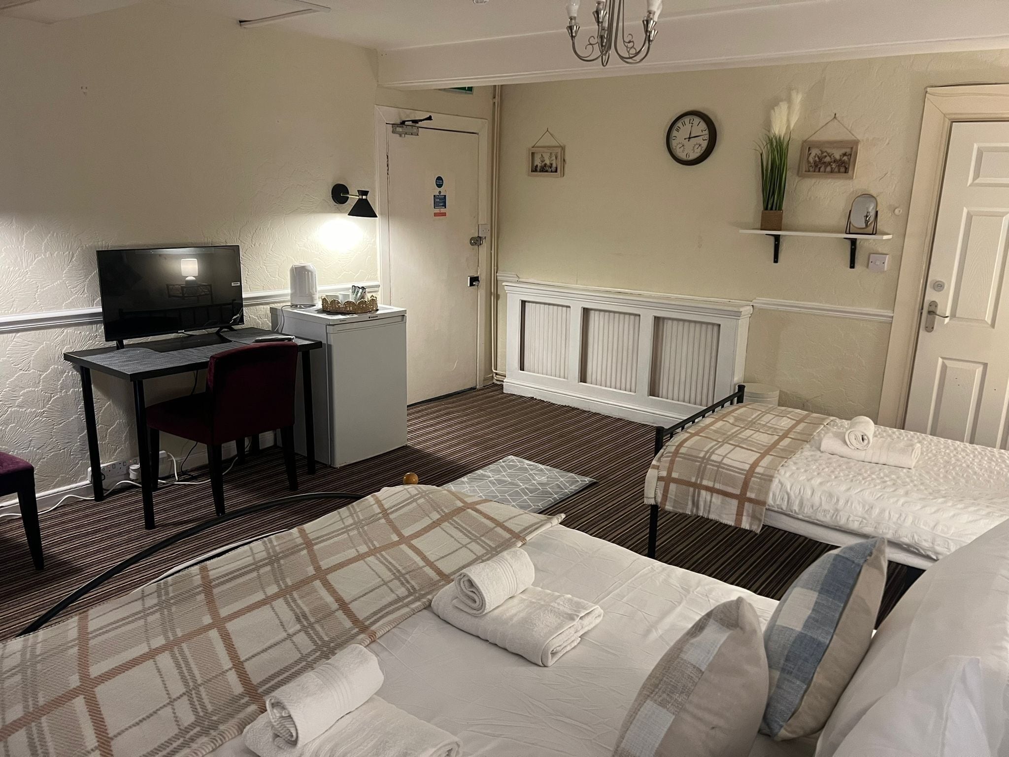 Standard Triple Room, Ensuite | Free WiFi