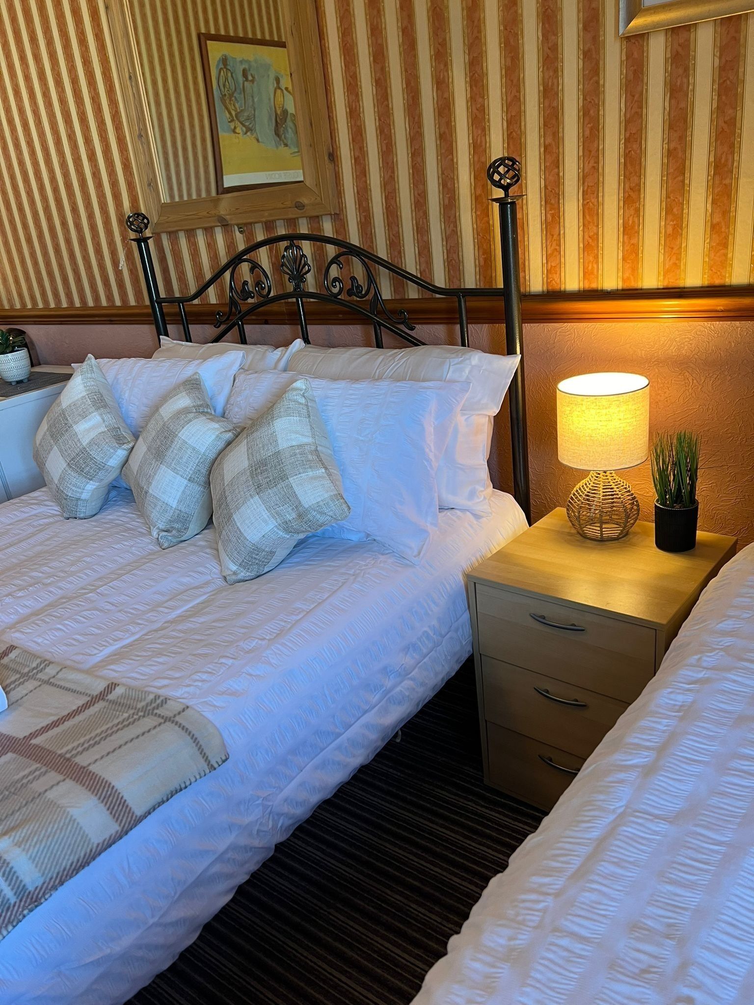 Standard-Dreibettzimmer, mit Bad | Kostenloses WLAN