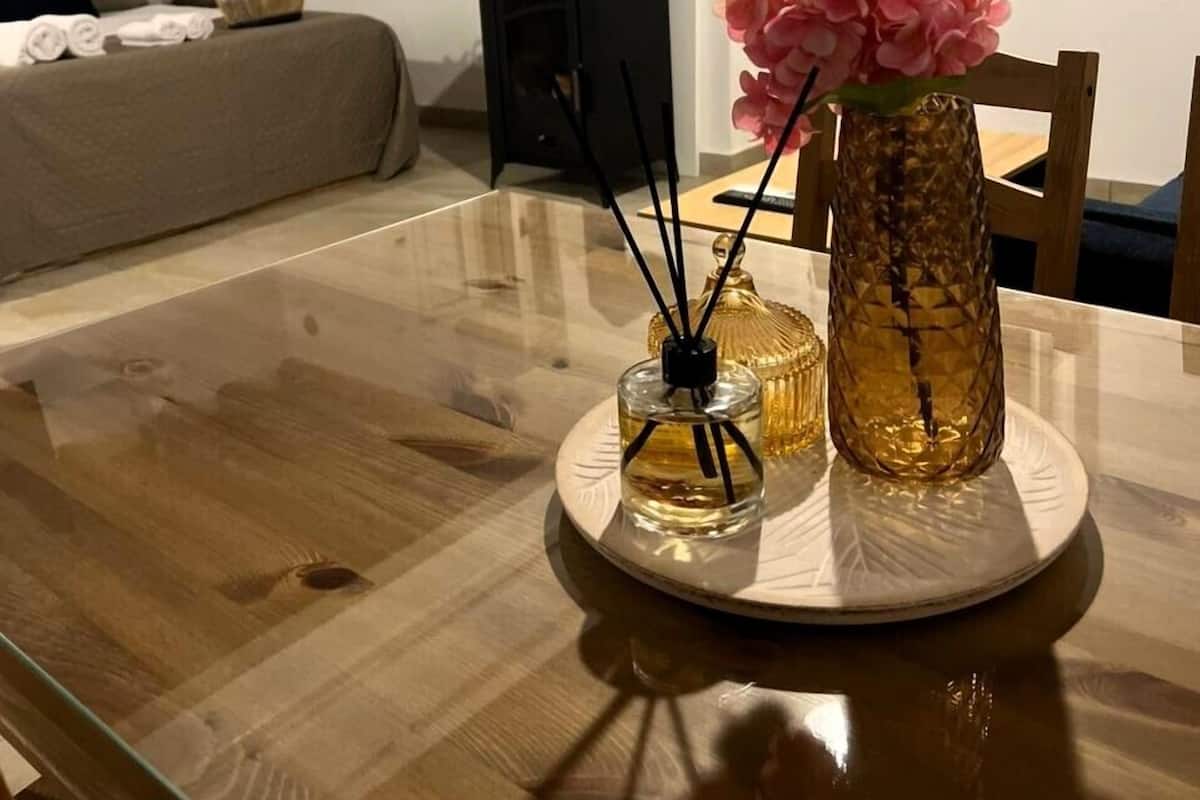 Phòng dành cho gia đình | Khu phòng khách | Smart TV 43-inch có truyền hình vệ tinh