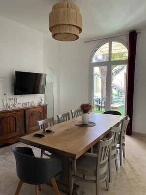 Dining - Charming 4-bedroom house with heated pool in the heart of the village (Saint-Rémy-de-Provence)