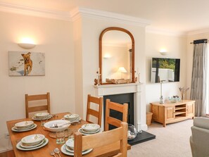 Dining - 4 St Elmo Court (Salcombe)